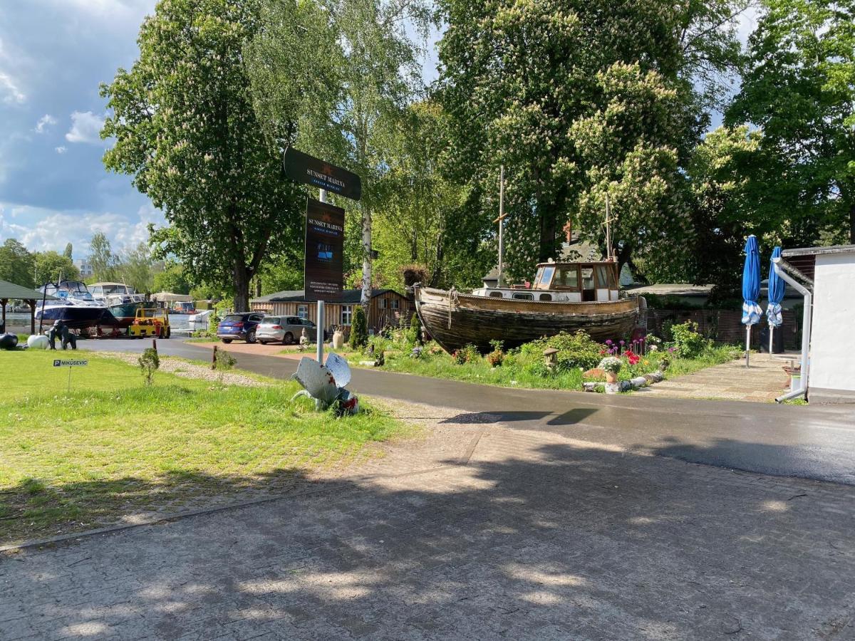 Tiny House Oder Ferienwohnung Auf Der Sunset Marina Берлин Екстериор снимка
