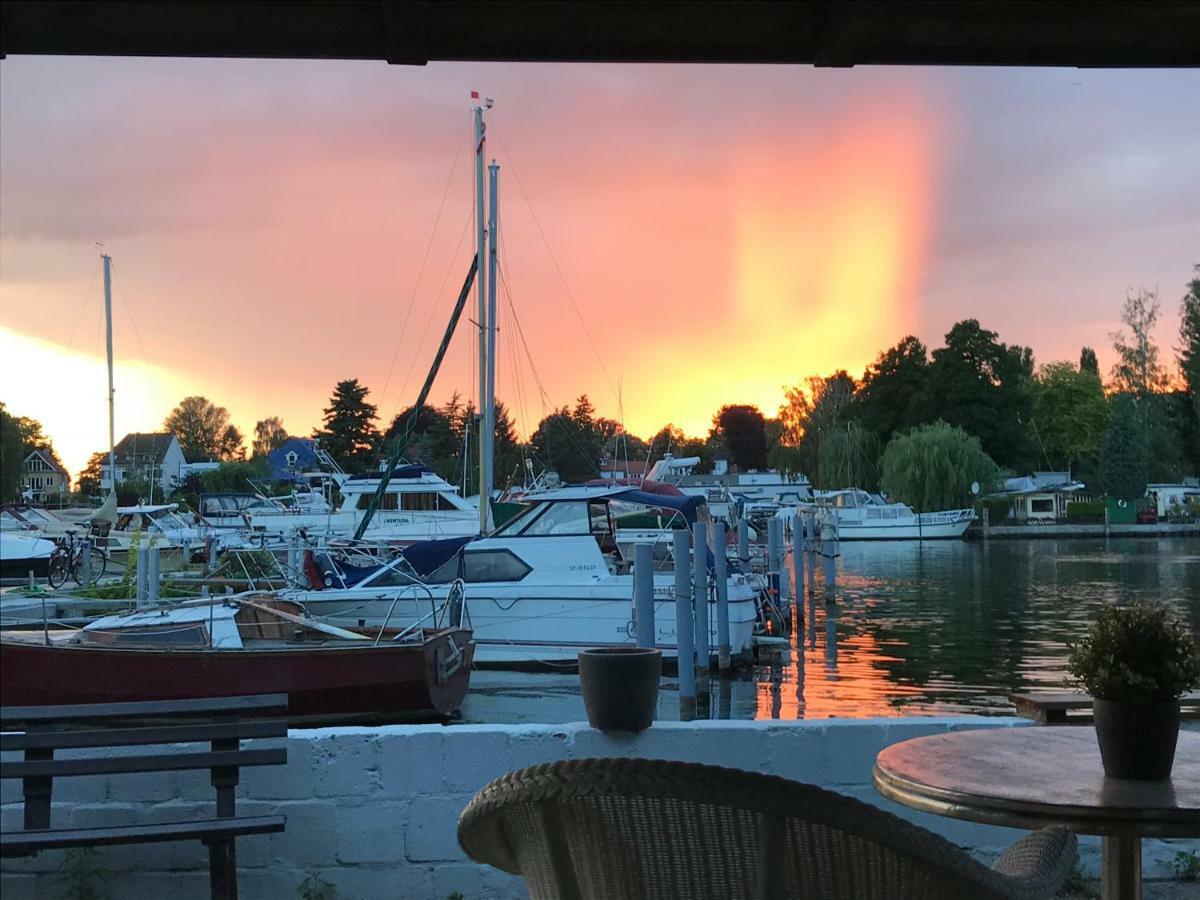 Tiny House Oder Ferienwohnung Auf Der Sunset Marina Берлин Екстериор снимка